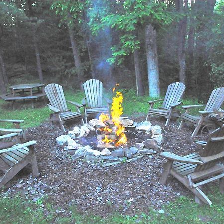 Carmel Cove Inn Deep Creek Lake 斯旺顿 外观 照片