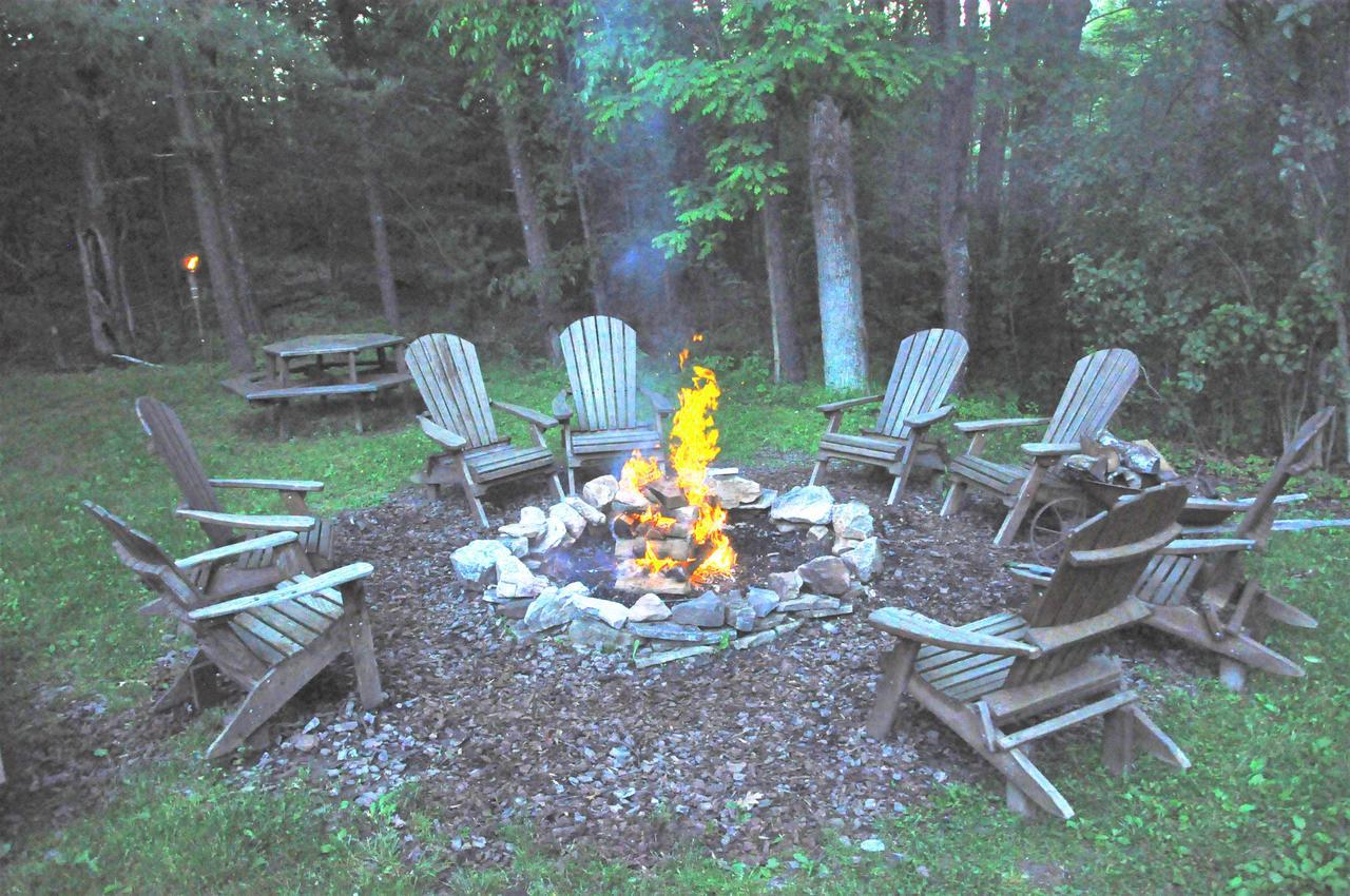 Carmel Cove Inn Deep Creek Lake 斯旺顿 外观 照片